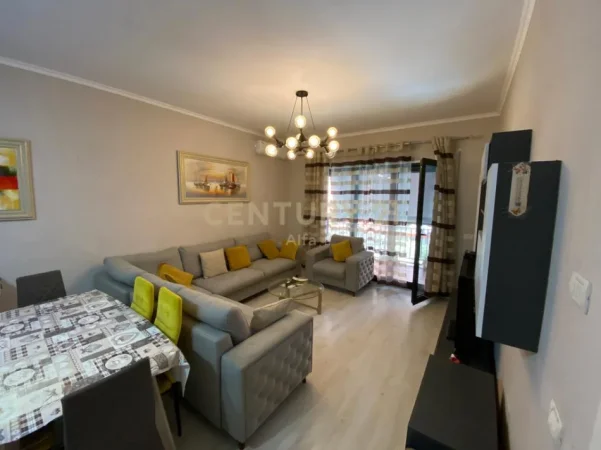 Tirane, jepet me qera apartament 1+1 Kati 2, 71 m² 620 € (green city)