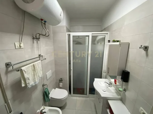 Tirane, jepet me qera apartament 1+1 Kati 2, 71 m² 620 € (green city)