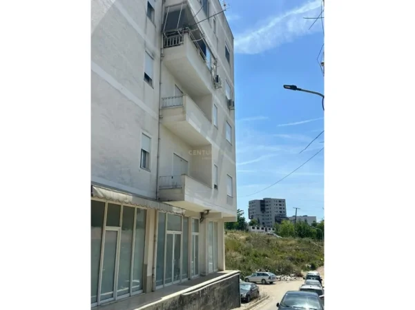 Tirane, shes ambjent biznesi Kati 1, 90 m² 136.500 € (rruga Abaz Bojaka)