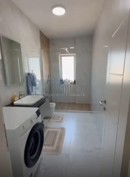 Tirane, jepet me qera apartament 2+1 Kati 7, 90 m² 800 € (21 Dhjetori)