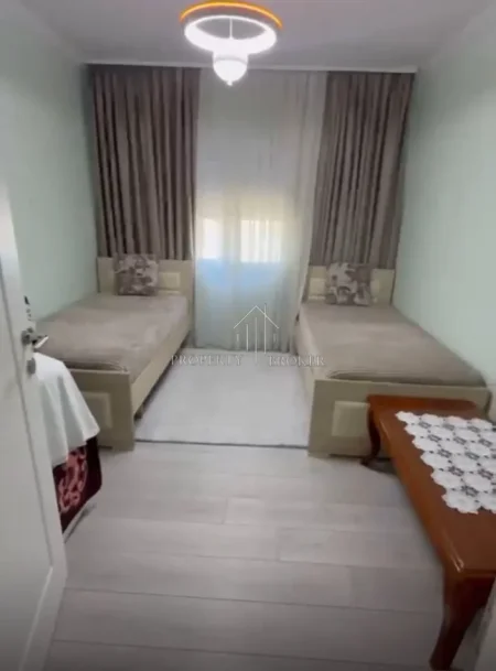 Tirane, jepet me qera apartament 2+1 Kati 7, 90 m² 800 € (21 Dhjetori)