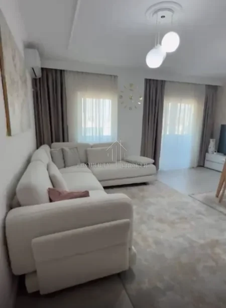 Tirane, jepet me qera apartament 2+1 Kati 7, 90 m² 800 € (21 Dhjetori)
