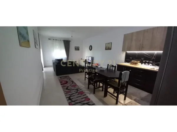 Tirane, jepet me qera apartament 2+1+Aneks+Ballkon Kati 5, 100 m² 500 € (Shkoze)
