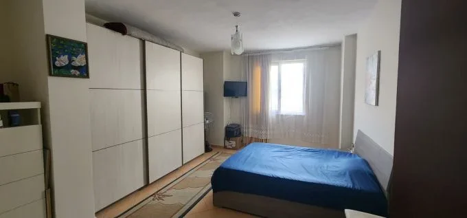 Tirane, jepet me qera apartament 2+1+Aneks+Ballkon Kati 1, 98 m² 550 € (bulevardi i ri)