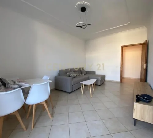 Tirane, jepet me qera apartament 2+1 Kati 3, 94 m² 500 € 