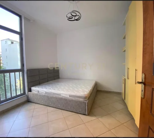 Tirane, jepet me qera apartament 2+1 Kati 3, 94 m² 500 € 