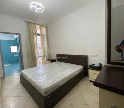 Tirane, jepet me qera apartament 2+1 Kati 3, 94 m² 500 € 
