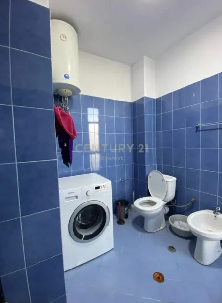 Tirane, jepet me qera apartament 2+1 Kati 3, 94 m² 500 € 