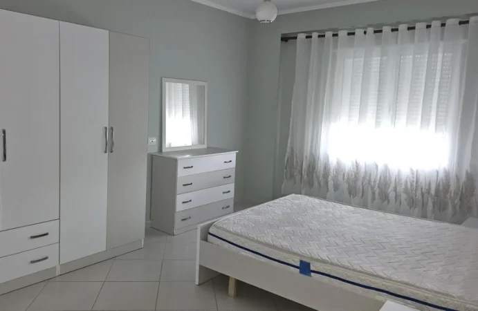 Tirane, jepet me qera apartament 2+1 , 90 m² 650 € 