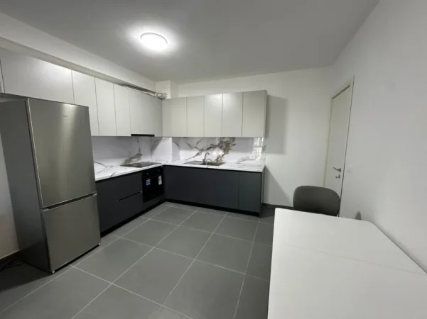 Tirane, jepet me qera apartament 3+1 Kati 3, 108 m² 650 € (Rruga 5 Maji)