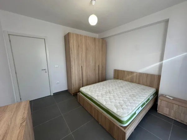 Tirane, jepet me qera apartament 3+1 Kati 3, 108 m² 650 € (Rruga 5 Maji)