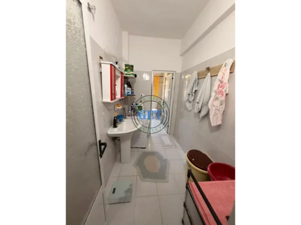 Durres, shitet apartament 2+1+Ballkon Kati 3, 87 m² 110.000 € (kryqi i kuq)