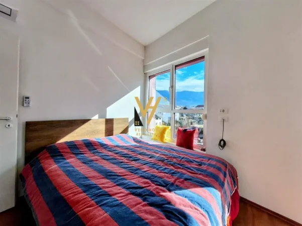 Tirane, jepet me qera apartament 2+1+Ballkon Kati 4, 85 m² 600 € (ALI DEMI)