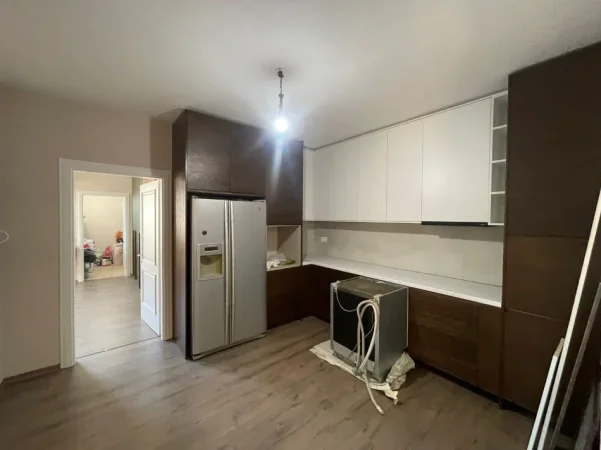 Durres, jepet me qera apartament 2+1+Aneks+Ballkon , 400 € 