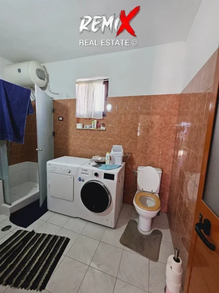 Durres, jepet me qera Vile 2+1+Aneks+Ballkon Kati 1, 400 m² 350 € 