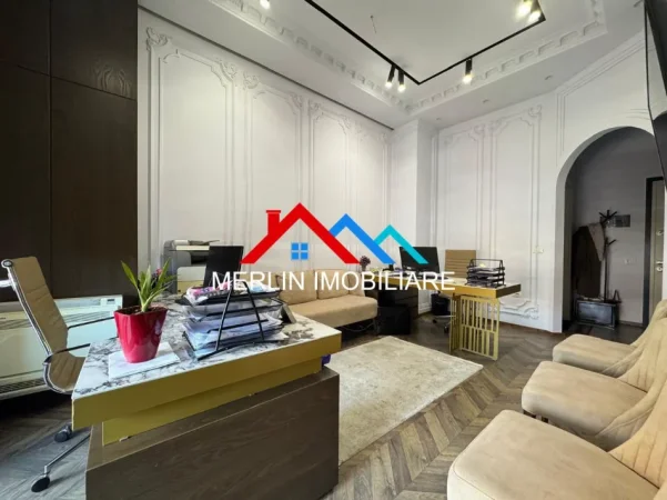 Tirane, jepet me qera zyre Kati 7, 55 m² 650 € (RRUGA BEDRI KARAPICI,SPITALI AMERIKAN 3.)