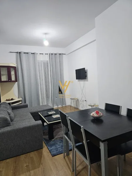 Tirane, jepet me qera apartament 1+1+Ballkon Kati 7, 70 m² 420 € (ALI DEMI)
