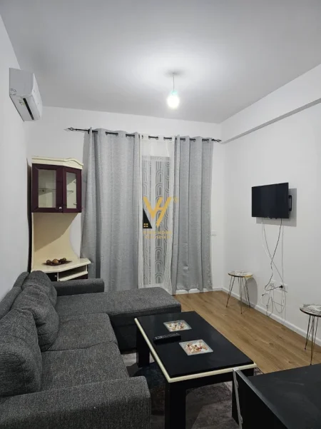 Tirane, jepet me qera apartament 1+1+Ballkon Kati 7, 70 m² 420 € (ALI DEMI)