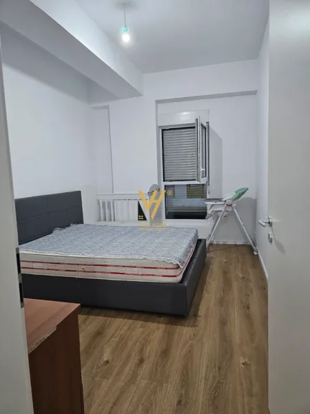 Tirane, jepet me qera apartament 1+1+Ballkon Kati 7, 70 m² 420 € (ALI DEMI)