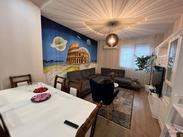 Tirane, jepet me qera apartament Kati 1, 90 m² 736 € 