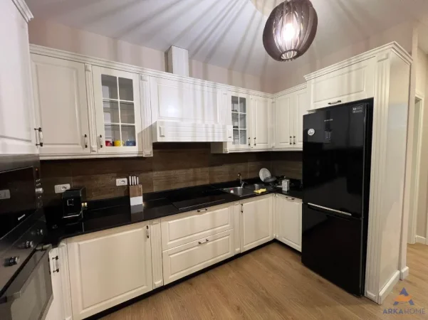 Tirane, jepet me qera apartament Kati 1, 90 m² 736 € 