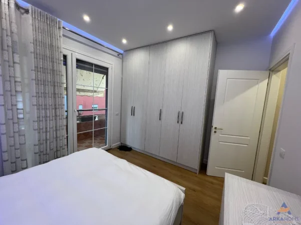 Tirane, jepet me qera apartament Kati 1, 90 m² 736 € 