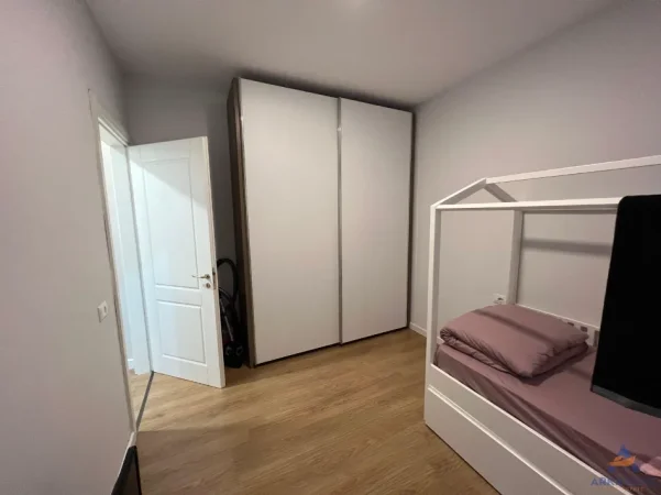 Tirane, jepet me qera apartament Kati 1, 90 m² 736 € 