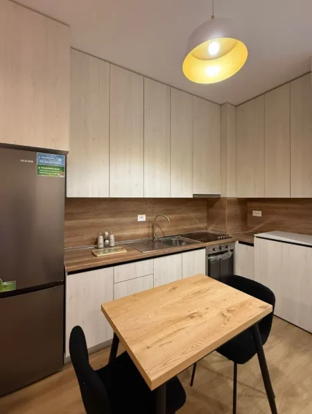 Tirane, jepet me qera apartament 1+1+Ballkon , 50 m² 400 € 
