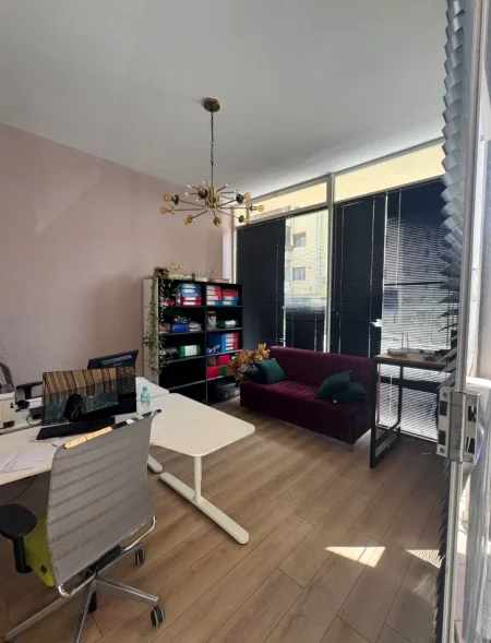 Tirane, jepet me qera ambjent biznesi Kati 0, 36 m² 550 € (Rruga Sali Butka)