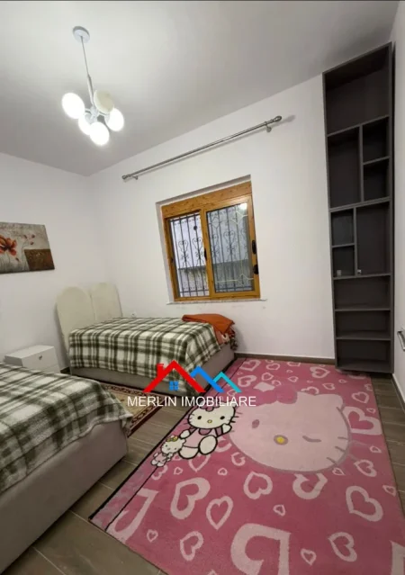 Tirane, jepet me qera apartament 2+1+Ballkon Kati 1, 100 m² 525 € (SIRI KODRA,RRUGA GJON MILI)