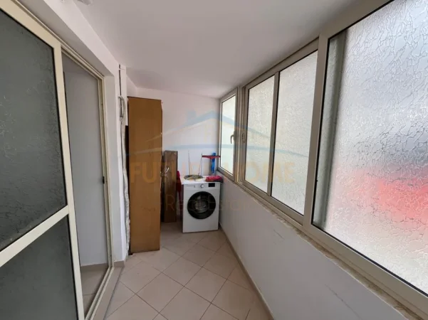 Tirane, jepet me qera ambjent biznesi Kati 1, 85 m² 800 € (21 dhjetori)