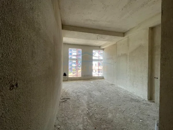 Tirane, shitet apartament 2+1 Kati 3, 129 m² 303.150 € (Komuna e Parisit)