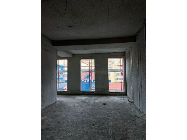 Tirane, shitet apartament 2+1 Kati 3, 129 m² 303.150 € (Komuna e Parisit)