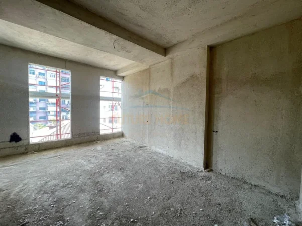 Tirane, shitet apartament 2+1 Kati 3, 129 m² 303.150 € (Komuna e Parisit)