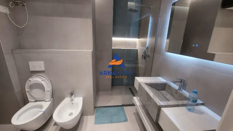 Tirane, jepet me qera apartament 1+1+Ballkon Kati 2, 70 m² 700 € 
