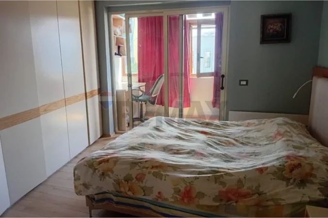 Tirane, jepet me qera 3+1+Aneks+Ballkon Kati 6, 100 m² 1.000 € 
