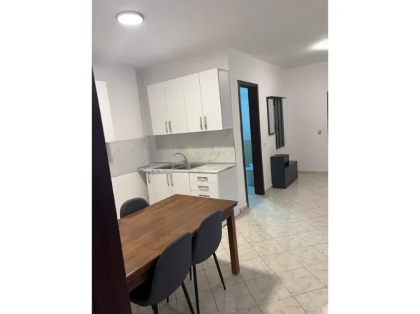 Tirane, jepet me qera apartament 2+1 Kati 5, 93 m² 470 € (Astir)