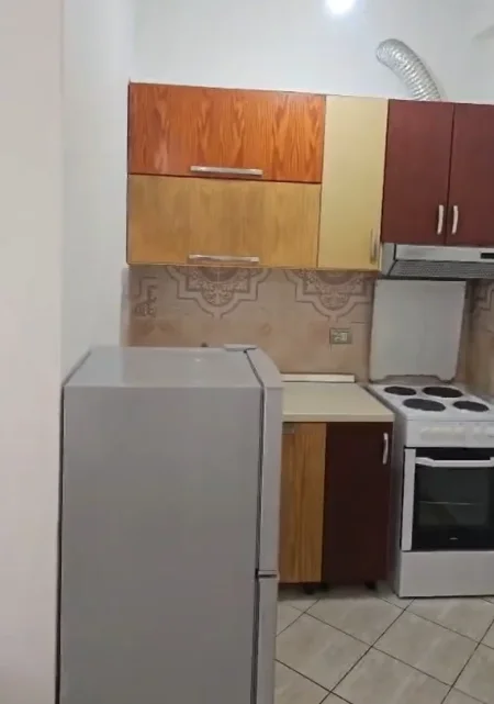 Tirane, jepet me qera garsonier Kati 1, 37 m² 250 € (Kodra e Priftit)