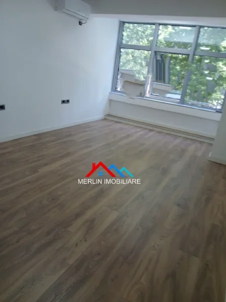 Tirane, jepet me qera zyre Kati 2, 83 m² 840 € (RRUGA KONFERENCA E PEZES,AMERICAN 3)