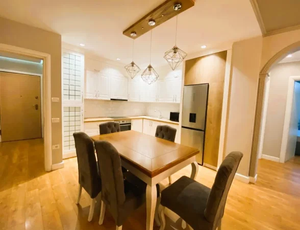 Tirane, jepet me qera apartament 3+1+Aneks+Ballkon Kati 5, 113 m² 881 € 