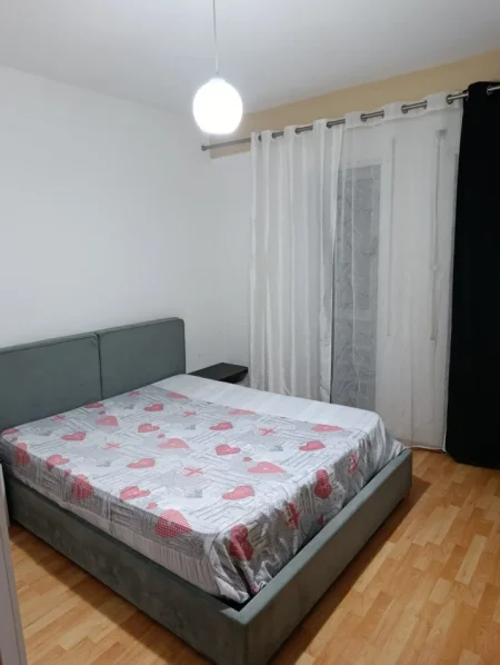 Tirane, jepet me qera apartament 2+1 Kati 3, 100 m² 500 € (Concord Center – Rruga 5 Maji)
