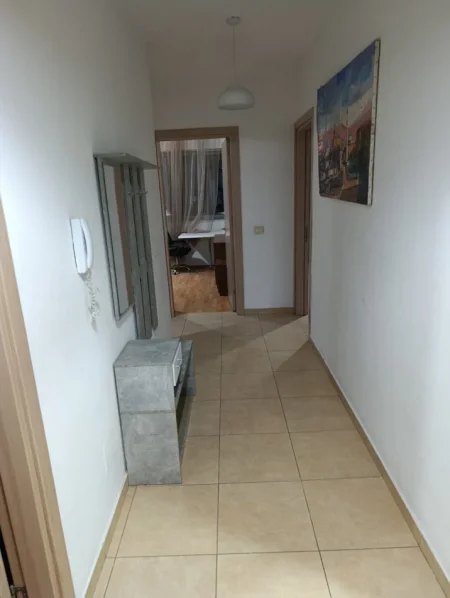 Tirane, jepet me qera apartament 2+1 Kati 3, 100 m² 500 € (Concord Center – Rruga 5 Maji)