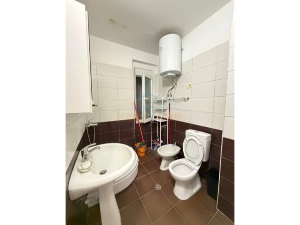 Tirane, shitet apartament 1+1 Kati 7, 60 m² (unaza e re)