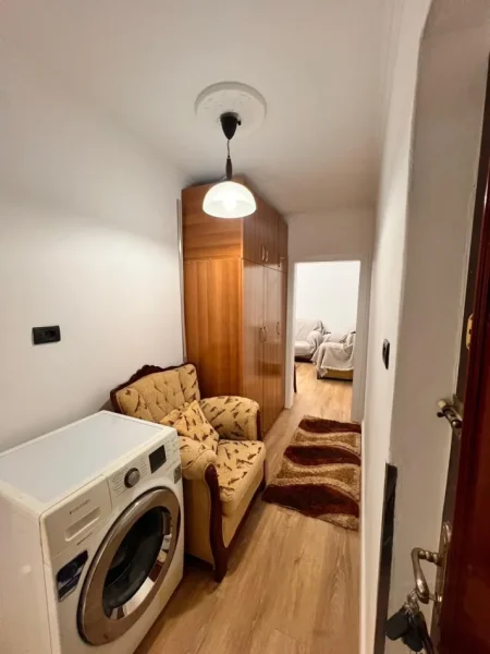 Tirane, jepet me qera apartament 1+1 Kati 4, 70 m² 400 € (Pediatria)