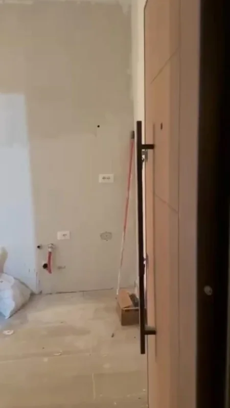 Tirane, shitet apartament 1+1 Kati 4, 53 m² 85.000 € (Fresku)