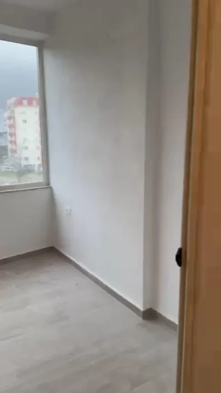 Tirane, shitet apartament 1+1 Kati 4, 53 m² 85.000 € (Fresku)