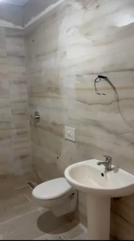Tirane, shitet apartament 1+1 Kati 4, 53 m² 85.000 € (Fresku)