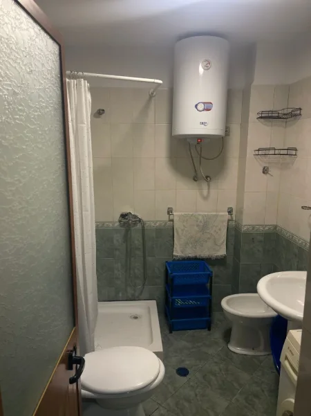 Tirane, jepet me qera apartament 1+1 Kati 5, 70 m² 500 € (Don Bosko)