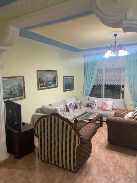 Tirane, jepet me qera apartament 1+1 Kati 5, 70 m² 500 € (Don Bosko)