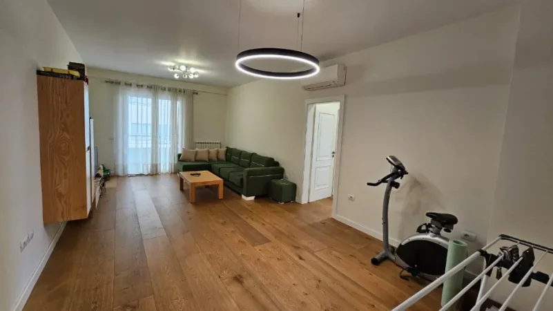 Tirane, shitet apartament 2+1+Ballkon Kati 3, 114 m² 225.000 € (Kinostudio, perballe Ministrise se Kultures)